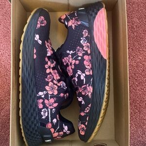 NOBULL Ripstop runner women’s 9.5 - never worn out